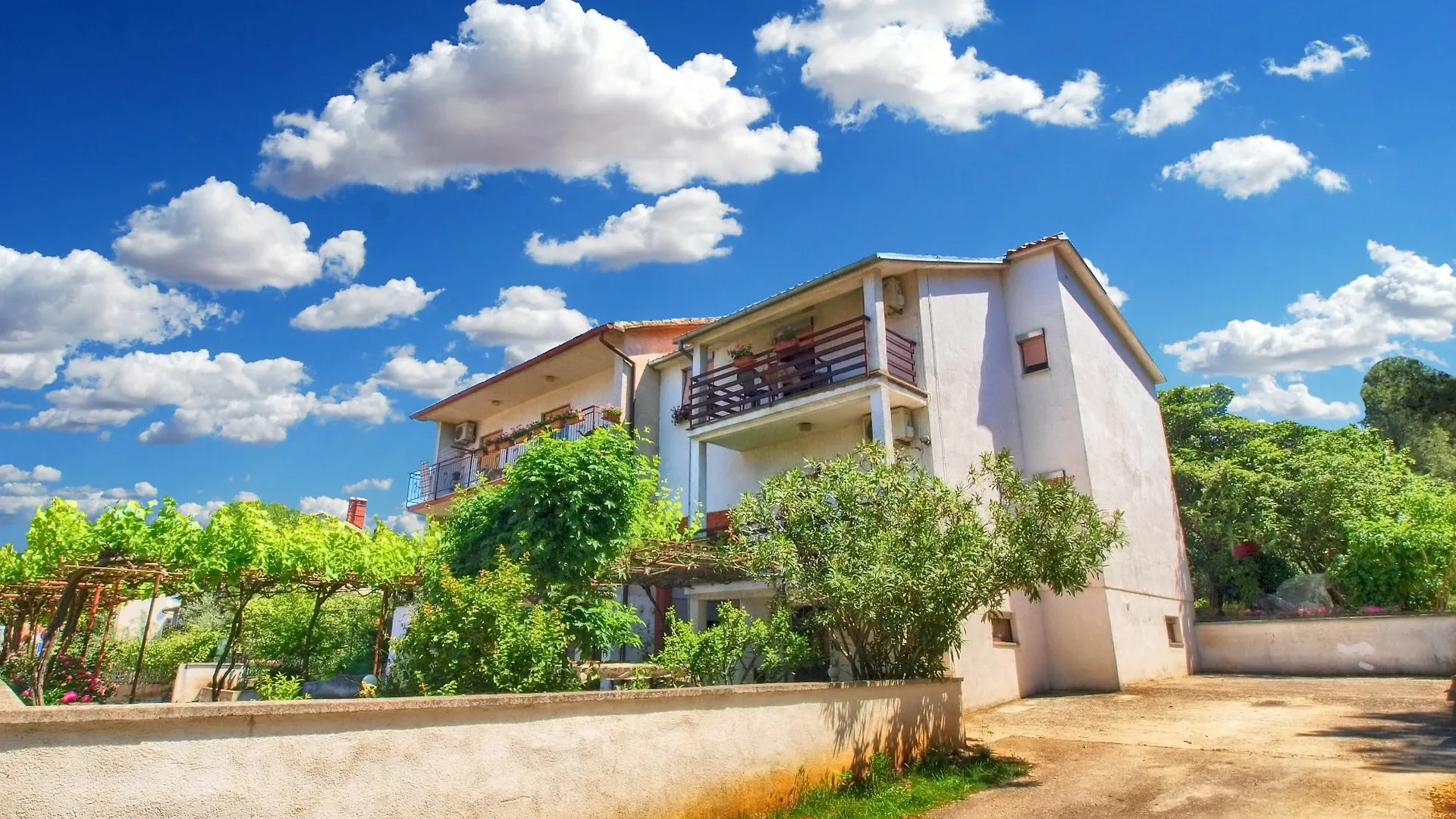Apartments Davor 996 Pula Croatia